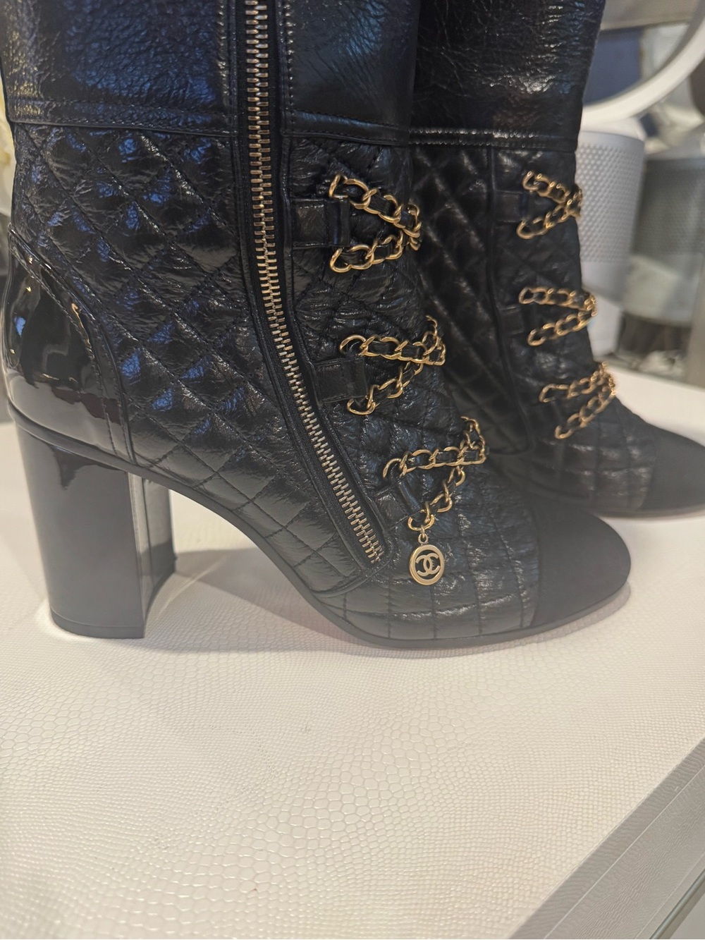 Designer Chanel Black Quilted Knee-High Boots with Gold Chain Detail - Picture 2 of 10
